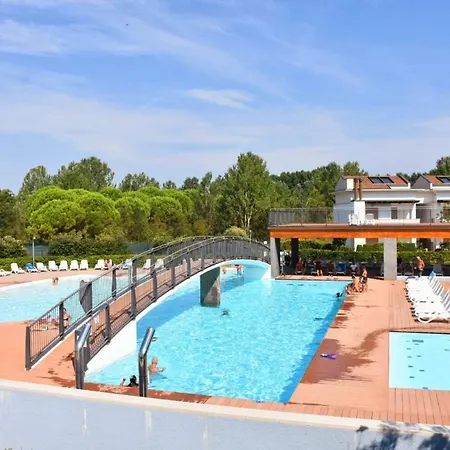 Cozy In A With Swimming Pool