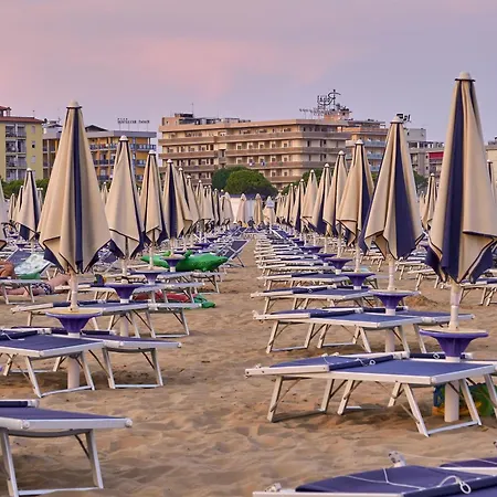 Cozy In A With Swimming Pool * Bibione